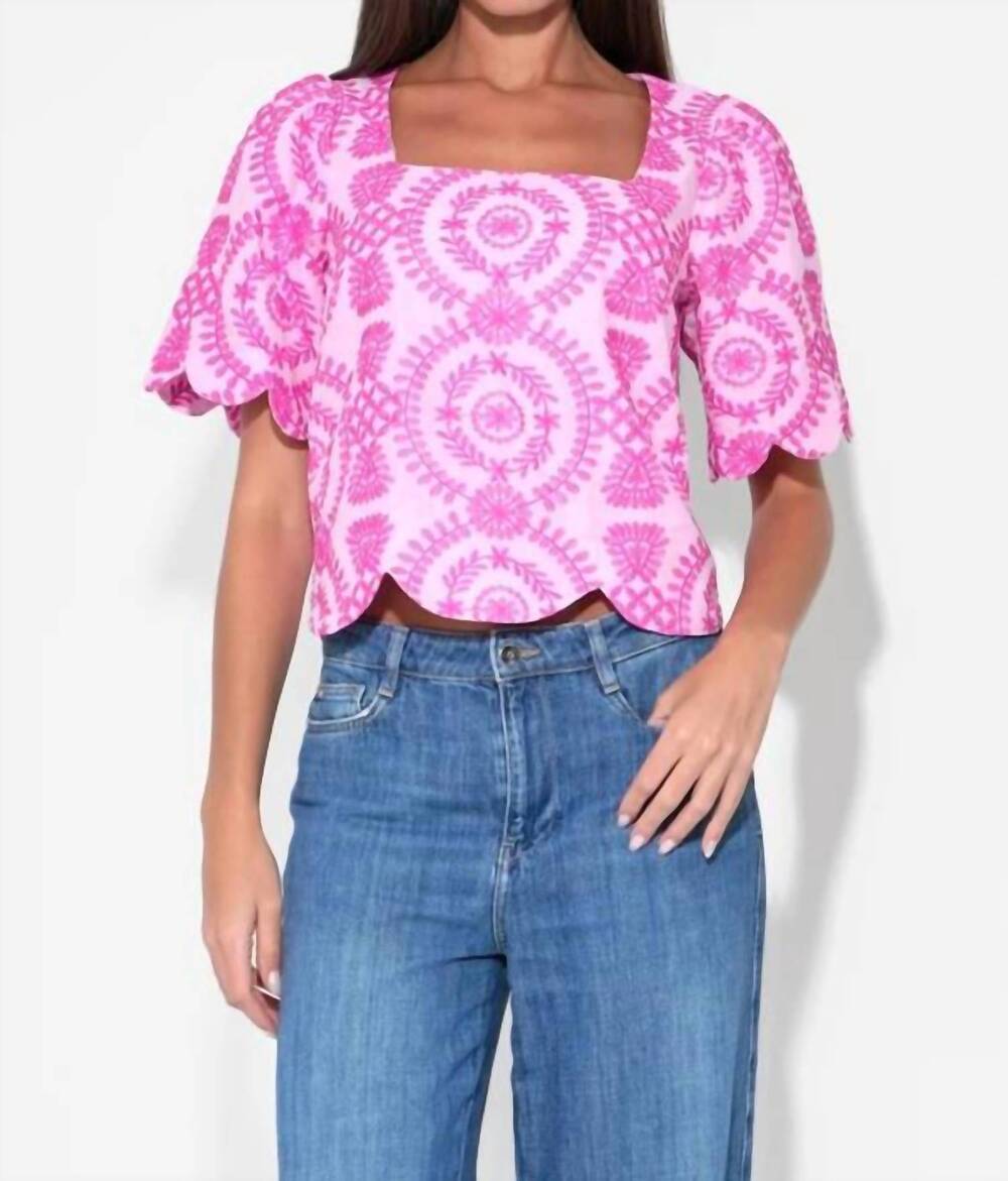 NEW ADELYN RAE hadley square neck embroidery scallop top in lilac/ magenta